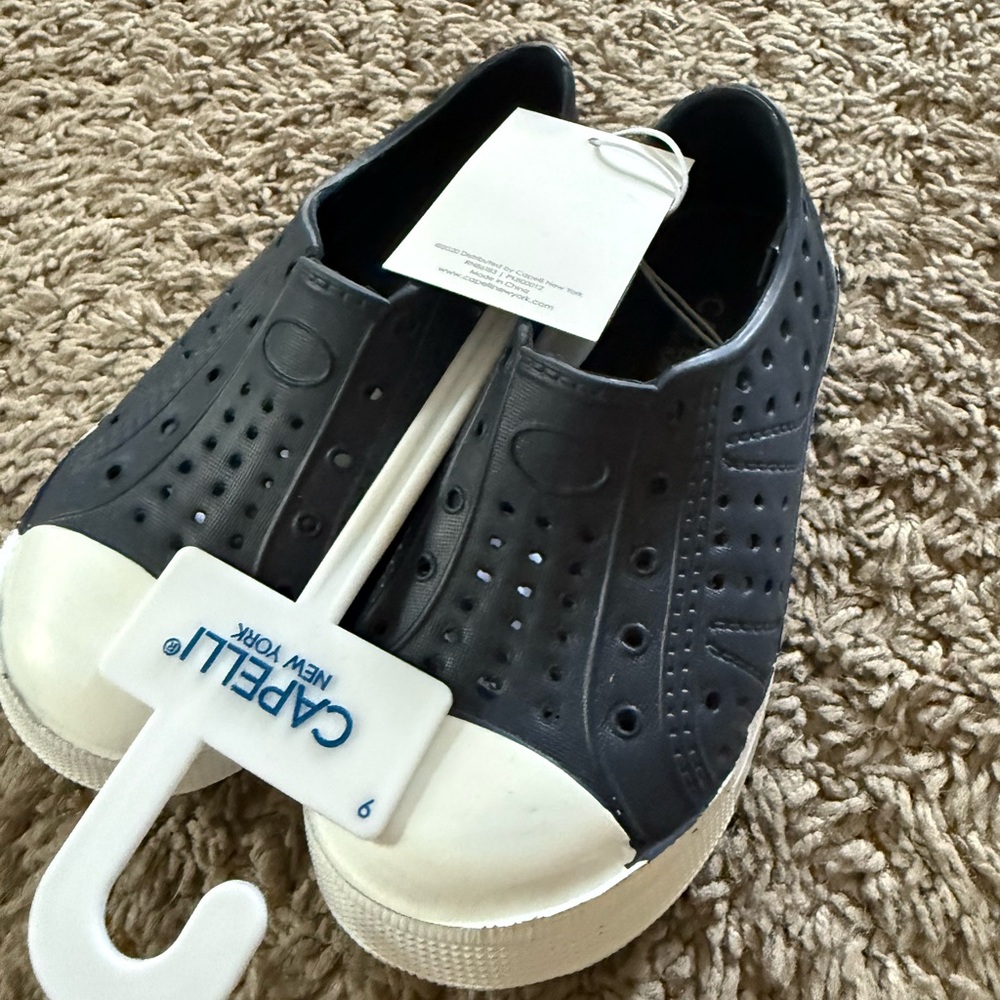 Capelli of New York Kids Navy and White Water Shoes